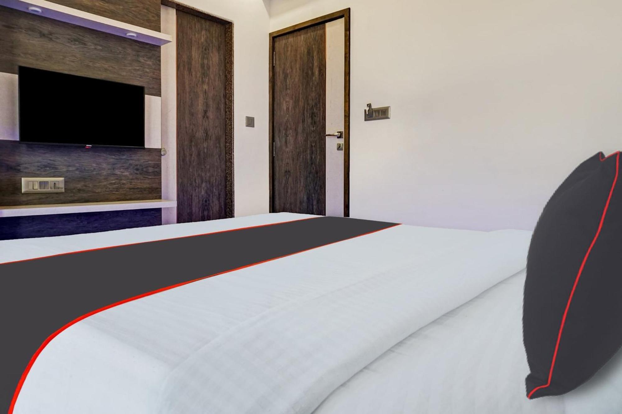 Super Townhouse Poona Royal Ξενοδοχείο Pimpri-Chinchwad Εξωτερικό φωτογραφία