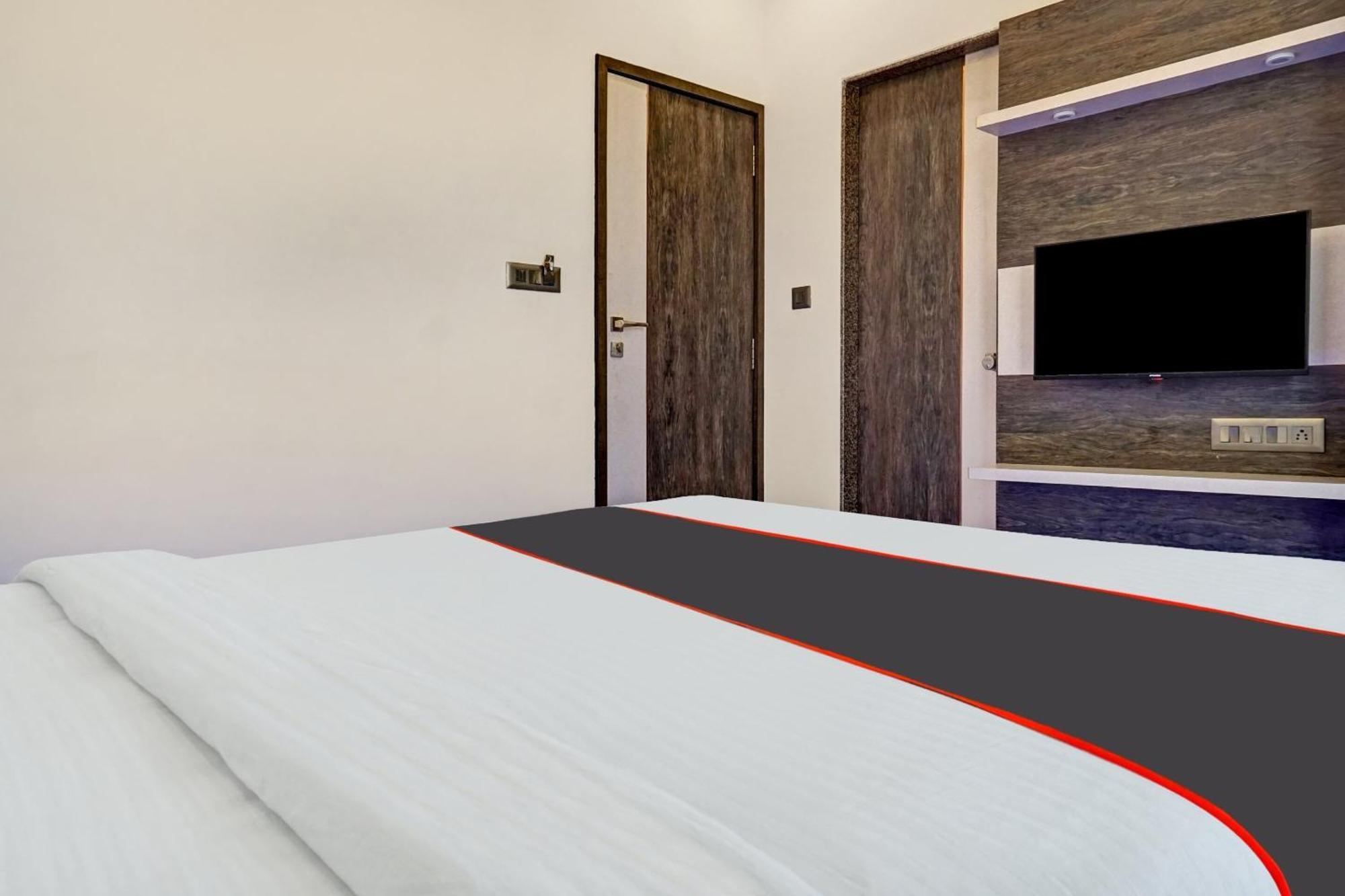Super Townhouse Poona Royal Ξενοδοχείο Pimpri-Chinchwad Εξωτερικό φωτογραφία