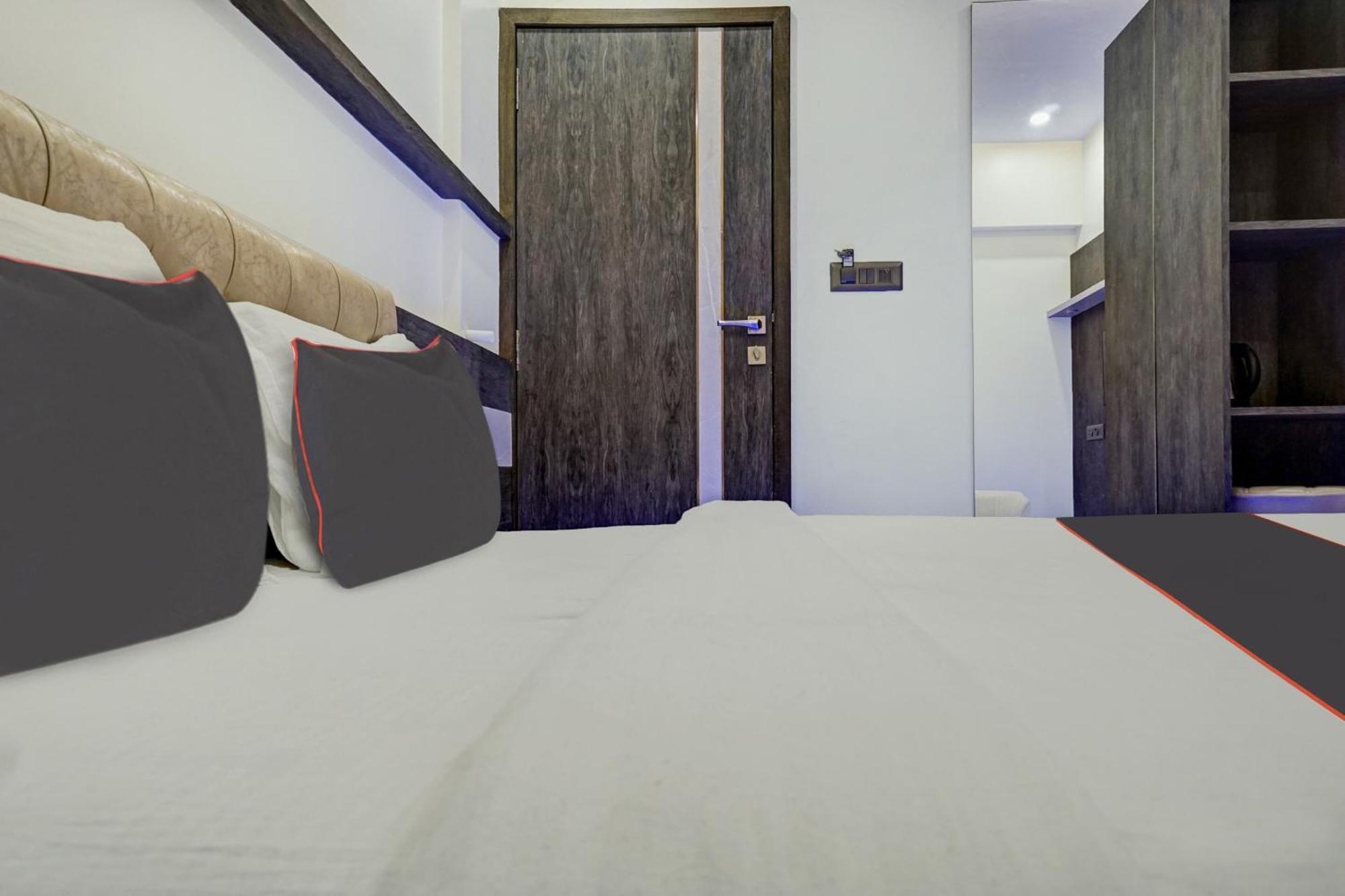 Super Townhouse Poona Royal Ξενοδοχείο Pimpri-Chinchwad Εξωτερικό φωτογραφία